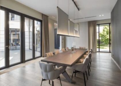 Stijlvolle eettafels en design bij PUUUR Interiors